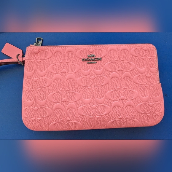 NWT Pink Coach Wristlet - Picture 1 of 3